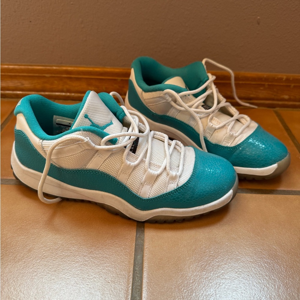 Kids Air Jordan XI